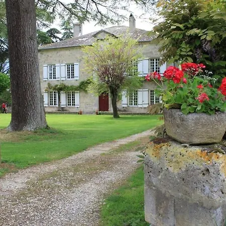 Grande Maison En Pierre De Taille Avec Piscine, Sauna Et Jacuzzi